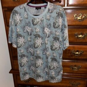 Ted Baker Tee in Blue/White. Excellent condition. Size 5 men’s, large/XL